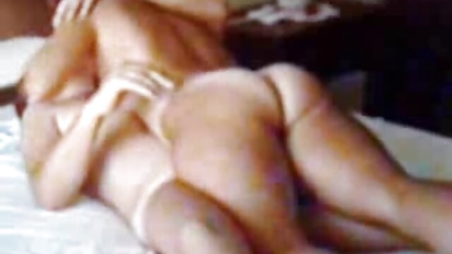 Nuostabus :  Šviesiaplaukė mažylė, suviliota jos lesbiečių terapeuto Seksualus karšto porno 
